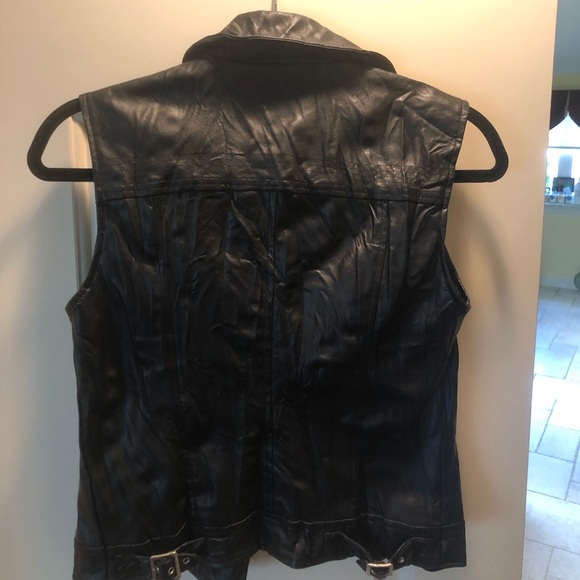 Vest - Picture 2 of 3